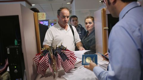 El personal de USCIS enfrenta varios cambios para evaluar a inmigrantes.