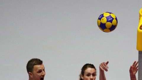 Jugada de un partido de Korfbal en Holanda entre los equipos Blauw-Wit y TOP/Quoratio. (Foto: Dean Mouhtaropoulos/Getty Images)