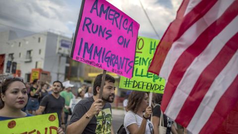 La inclusión de los DACA, su trabajo y su espíritu emprendedor, contribuye a crear una economía más próspera según el Center for American Progress./Getty Images