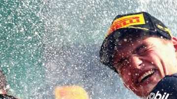 El ganador del GP de México de Fórmula 1 Max Verstappen, piloto holandés de la escudería Red Bull Racing celebra en el Autodromo Hermanos Rodríguez.  (Foto: Clive Rose/Getty Images)