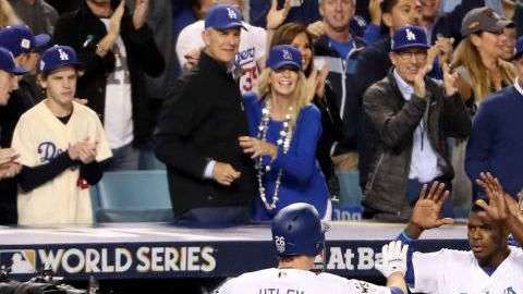 Fiesta en el dugout de Dodgers. Christian Petersen/Getty Images
