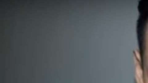 Los médicos han alertado a este hombre de los riesgos de la operación que quiere.