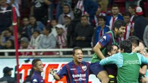 Jugadores de Atlante, festejan el pase a semifinales de la Copa MX tras eliminar a Chivas en penaltis. (Foto: Imago7/Carlos Zepeda)