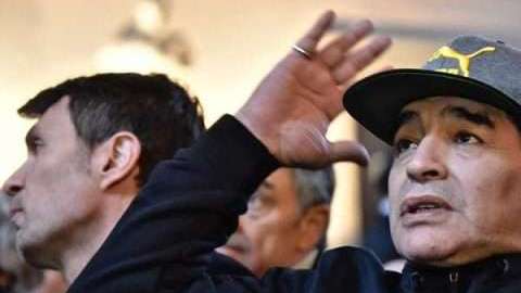 El exjugador argentino Diego Armando Maradona lamentó la situación de la tripulación del submarino ARA San Juan. (Foto: EFE/Maurizio Degl'Innocenti)