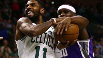 Kyrie Irving de los Boston Celtics sigue causando controversia con sus teorías de la conspiración.
 (Foto: EFE/CJ Gunther)