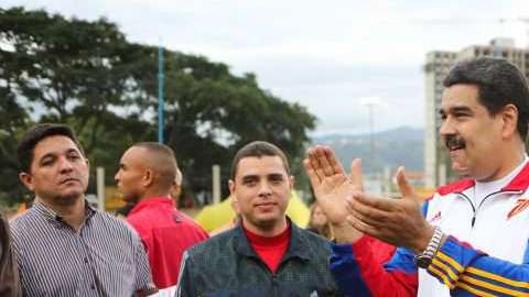 El presidente de Venezuela, Nicolás Maduro y el exfutbolista argentino Diego Armando Maradona durante un acto oficial en Caracas (Venezuela). (Foto: EFE/PRENSA MIRAFLORES)