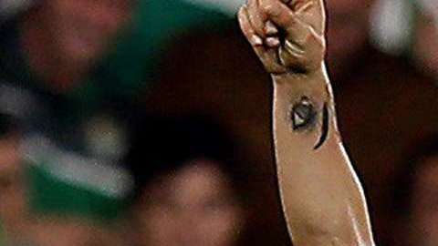 Andrés Guardado anotó un golazo de tiro libre