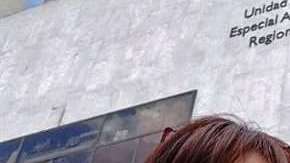 Yaneth Molina junto a su espeso. EFE