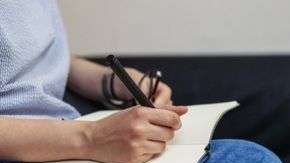 La falta de regulación de la profesión hace que muchas veces los pacientes se expongan a profesionales que no lo son tal.