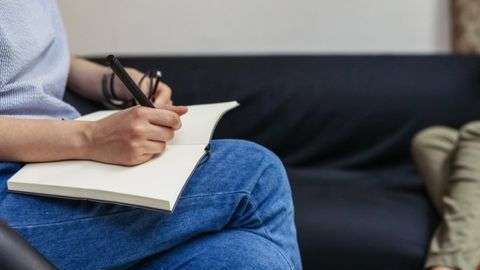 La falta de regulación de la profesión hace que muchas veces los pacientes se expongan a profesionales que no lo son tal.