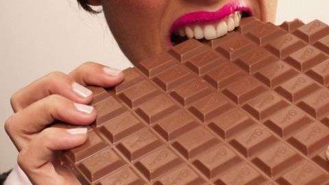 El chocolate con una pureza del más del 70% tiene beneficios si no se consume en exceso.