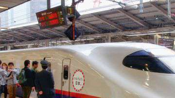 El tren bala original era sumamente ruidoso y esto causaba problemas en zonas residenciales.