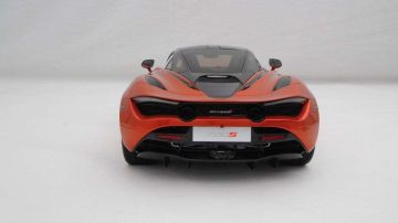 McLaren 720S por Amalgam