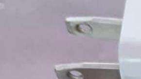 Las autoridades buscan determinar si el cargador es original.