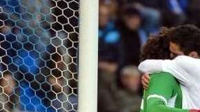El mexicano Guillermo Ochoa atajó un penalti en el triunfo del Standard de Lieja.
