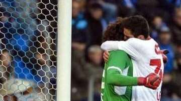 El mexicano Guillermo Ochoa atajó un penalti en el triunfo del Standard de Lieja.