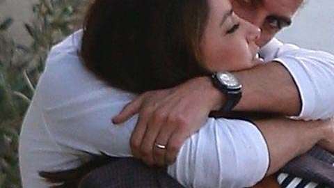 El abultado vientre de Longoria ha hecho que se desaten los rumores de embarazo.