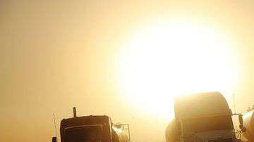 Camiones preparados para el transporte de gas en Odessa, Texas.