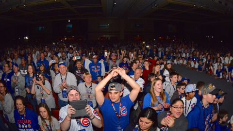 Boletos para las convenciones de invierno de los Cachorros y Medias Blancas ya están a la venta. (Javier Quiroz / La Raza)