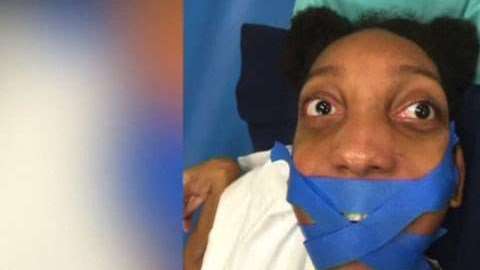 La madre de Rosa Smith presentó una demanda por los abusos de los que alega fue víctima su hija por parte de las autoridades escolares.