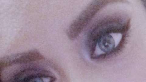 Judith es el nombre de esta aficionada del Cruz Azul, que vende besos por ver a su equipo