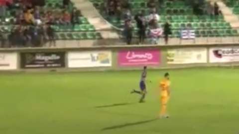 El árbitro pitó el final del partido, justo cuando el balón entraba a la potería