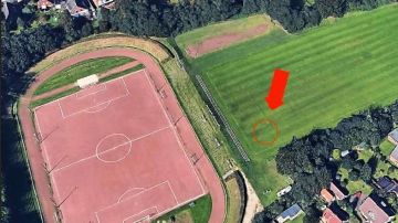 Una gran esvástika de granito yacía debajo del campo de fútbol del equipo Billstedt-Horn.