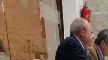 Los controvertidos personajes se encotraban en un restaurante. / Agencia Reforma