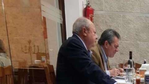 Los controvertidos personajes se encotraban en un restaurante. / Agencia Reforma