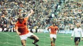 El balón Telstar en el Mundial de 1974. STAFF/AFP/Getty Images