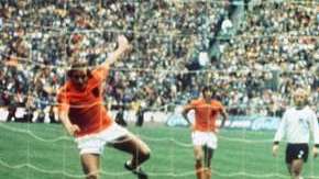 El balón Telstar en el Mundial de 1974. STAFF/AFP/Getty Images