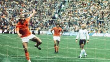 El balón Telstar en el Mundial de 1974. STAFF/AFP/Getty Images