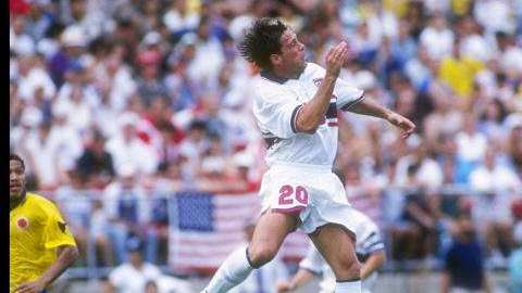 Paul Caligiuri  en el Mundial de 1994 con Estados Unidos.  Rick Stewart  /Allsport