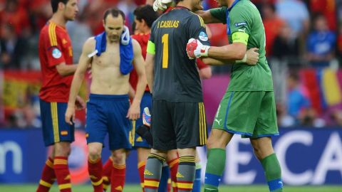 Iker Casillas (España) y Gianluigi Buffon (Italia)