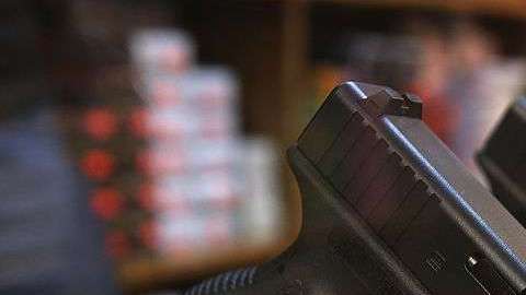 Hay que regular mejor la venta de armas.