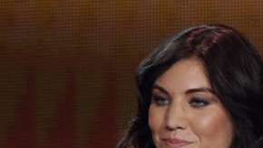 Hope Solo y Joseph Blatter, en el Balón de Oro de 2013