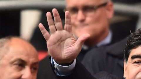 Diego Armando Maradona afirma que la negligencia y la avaricia mató a los jugadores de Chapecoense. (Foto: GLYN KIRK/AFP/Getty Images)