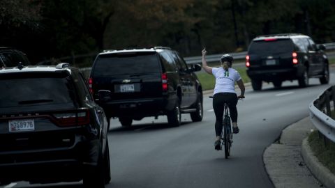 La foto de la mujer se volvió viral.