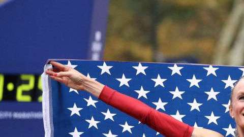 Shalane Flanegan al ganar la Maratón de Nueva York. Getty Images.