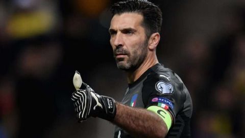 El veterano portero italiano Gianluigi Buffon busca con su selección la remontada y el pase al Mundial ante Suecia. (Foto: Claudio Villa/Getty Images)