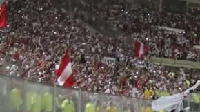 El festejo de los jugadores peruanos tras vencer a Nueva Zelanda en el repechaje rumbo a Rusisa 2018, le dio la vuelta al mundo. (Foto: Daniel Apuy/Getty Images)