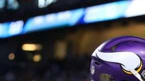 Minnesota Vikings celebran una anotación ante los Detroit Lions en Ford Field este jueves. (Foto: Gregory Shamus/Getty Images)