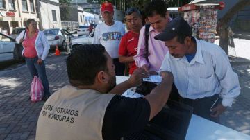 Los hondureños acuden a las urnas. / Getty