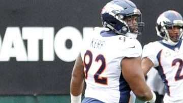 Michael Crabtree de Oakland Raiders y Aqib Talib de Denver Broncos desataron una pelea.   (Foto: Robert Reiners/Getty Images)
