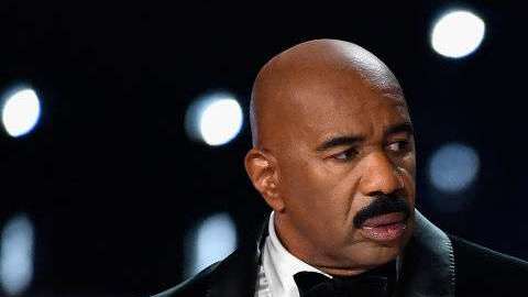 Laura González abogó por un mundo sin armas, cuando ella hizo apología del tema.