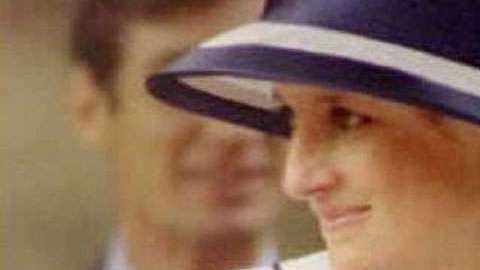 Diana de Gales (RIP) y el príncipe Enrique.