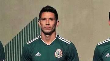 Oswaldo Alanís y Orbelin Pineda, durante la presentación de la nueva playera de la selección nacional de México, en evento realizado en el monumento a la revolución. (Foto/ Imago7/ Etzel Espinosa)