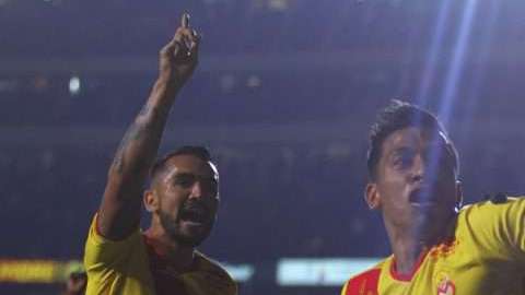 Ángel Sepúlveda festeja el gol que empuja a Morelia a las semifinales del Apertura 2017 de la Liga MX. (Foto: Imago7/Miguel García)