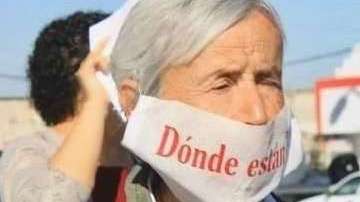 Madre de uno de los desaparecidos en Coahuila durante una de las caravanas de búsqueda.