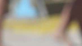 Maripily Rivera en la playa.